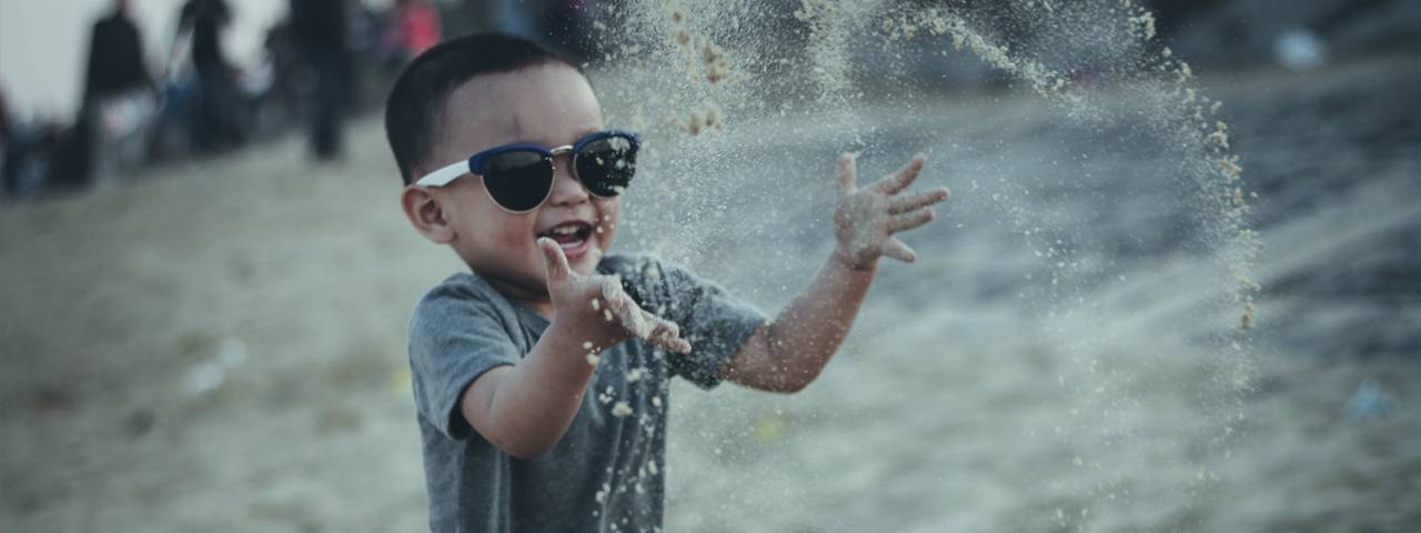 Boy Sunglasses Splashing 1280x480